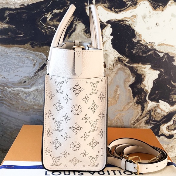 In Stores! Louis Vuitton On My Side Greige Tote - Picture 9 of 15